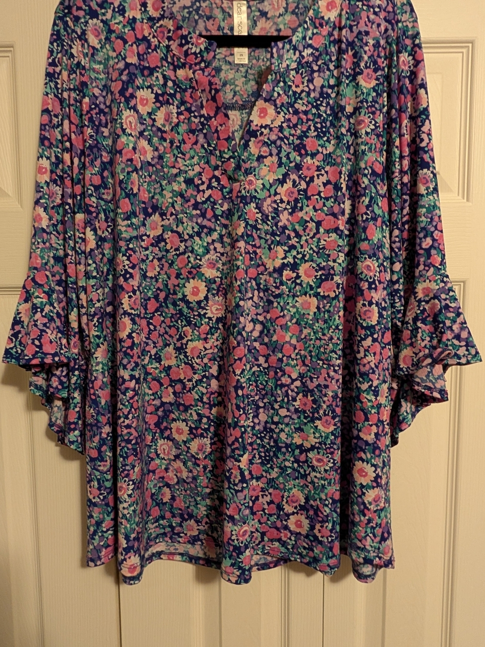 Floral V-Neck Flowing Tunic Top — Purple/Pink - Picture 2 of 4